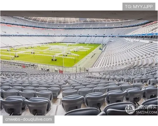 球迷活动：意甲举办“冠军奖杯环意巡展”，首站抵达都灵安联球场